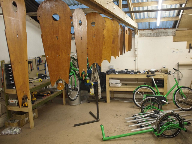 nick_lobnitz_wooden_chain_panels_janvier_2011